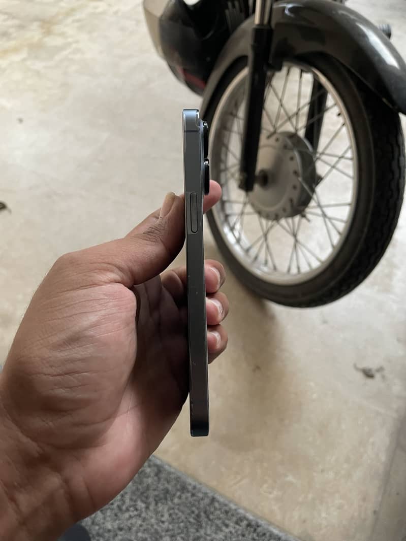Apple iPhone 13 Pro 5