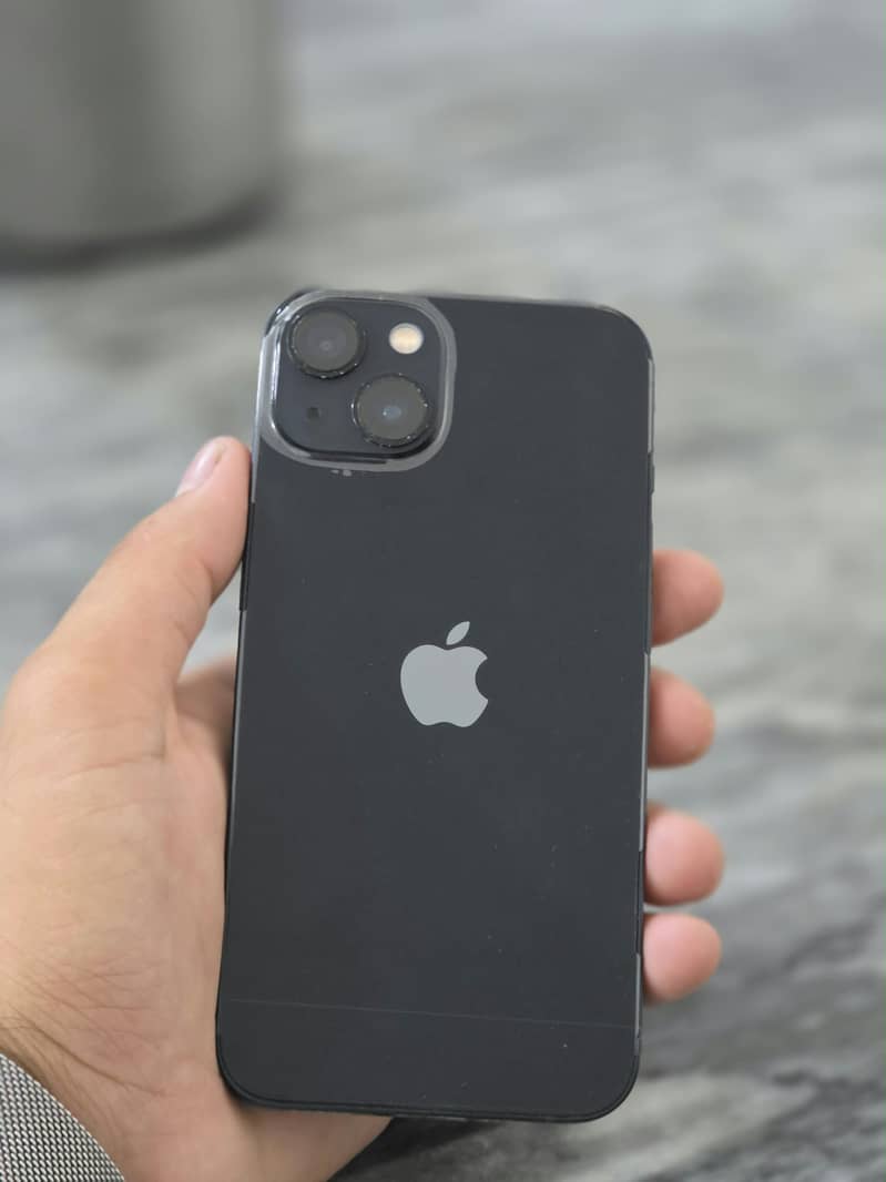 Apple iPhone 13 0