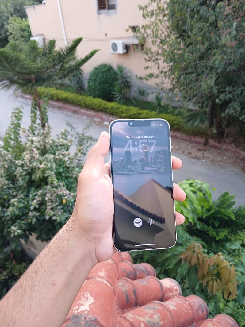 Apple iPhone 13 Pro 2