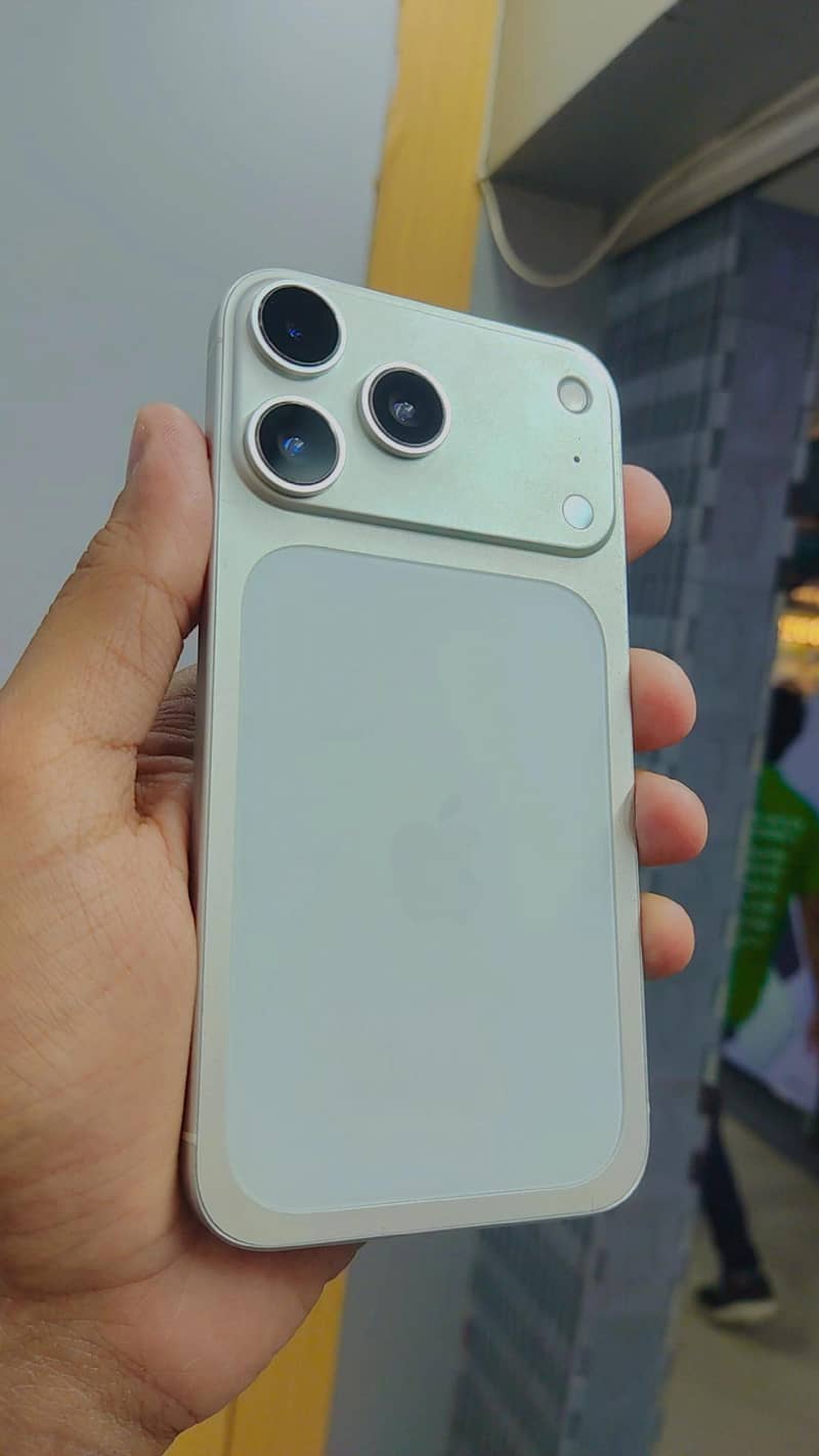 Apple iPhone XR 0