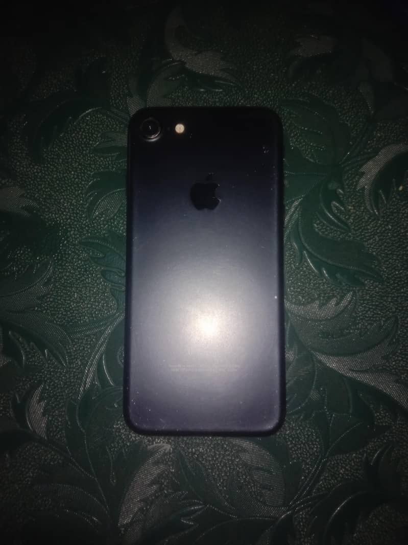 Apple iPhone 7 1