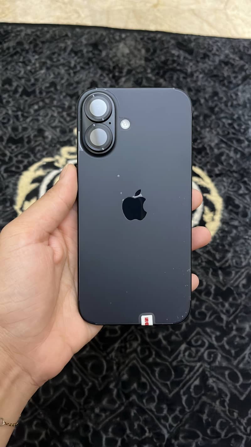 Apple iPhone 16 3
