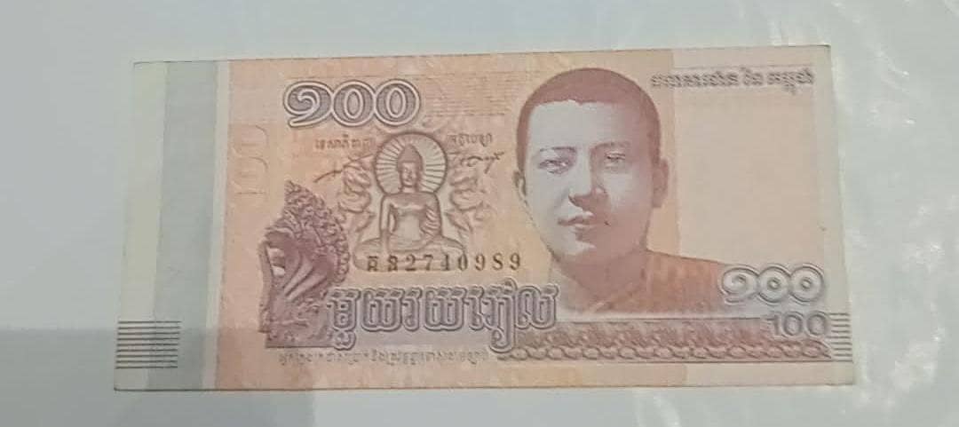 World Different Currency Notes. . . . 9