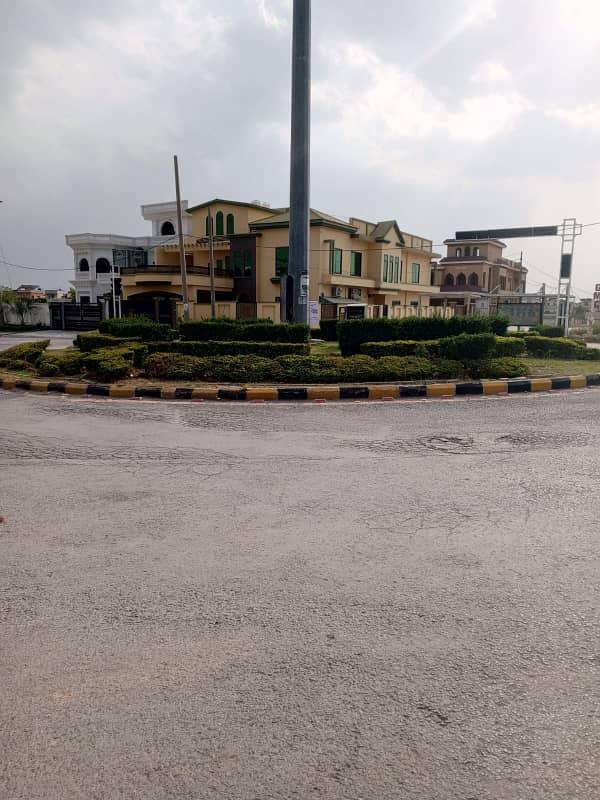 9 marla plot for sale 1