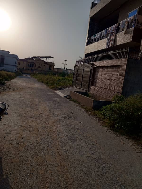 9 marla plot for sale 4