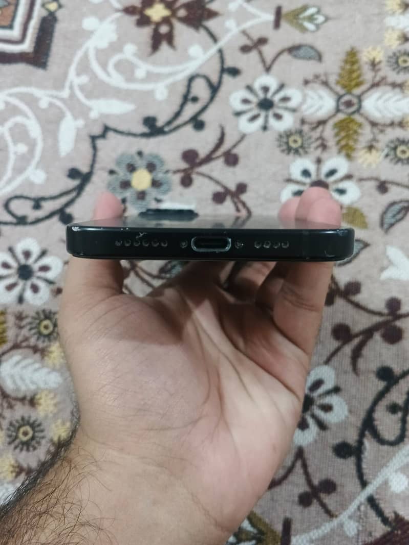 Apple iPhone 15 plus 4