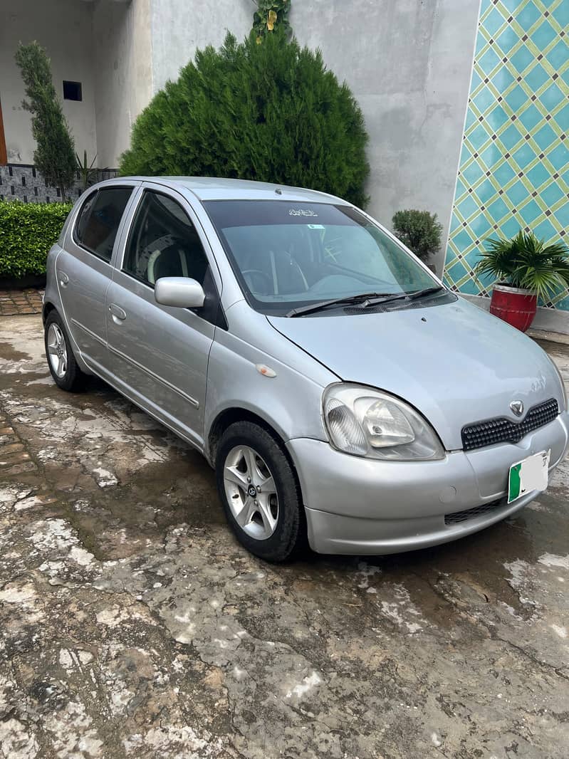 Toyota Vitz 1