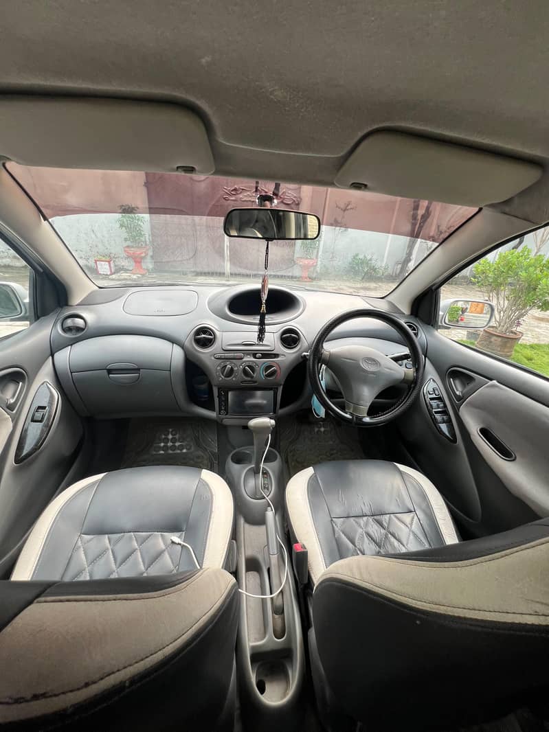 Toyota Vitz 7