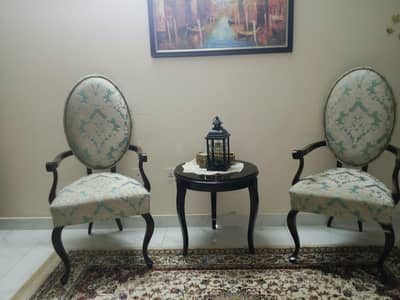 Elegant Pair of Upholstered Wooden Chairs – Excellent Condition