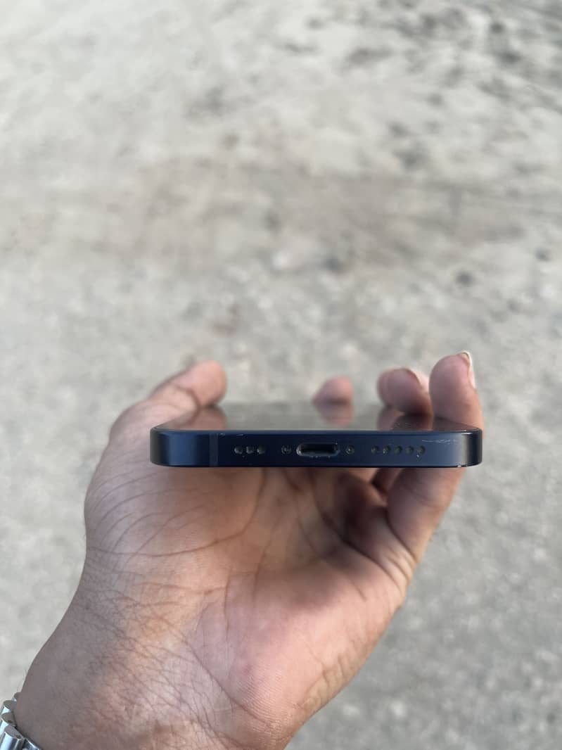 Apple iPhone 12 5