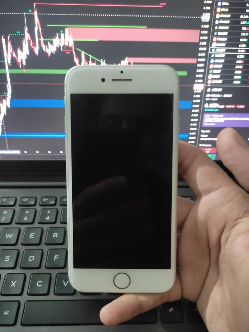 Apple iPhone 7 0