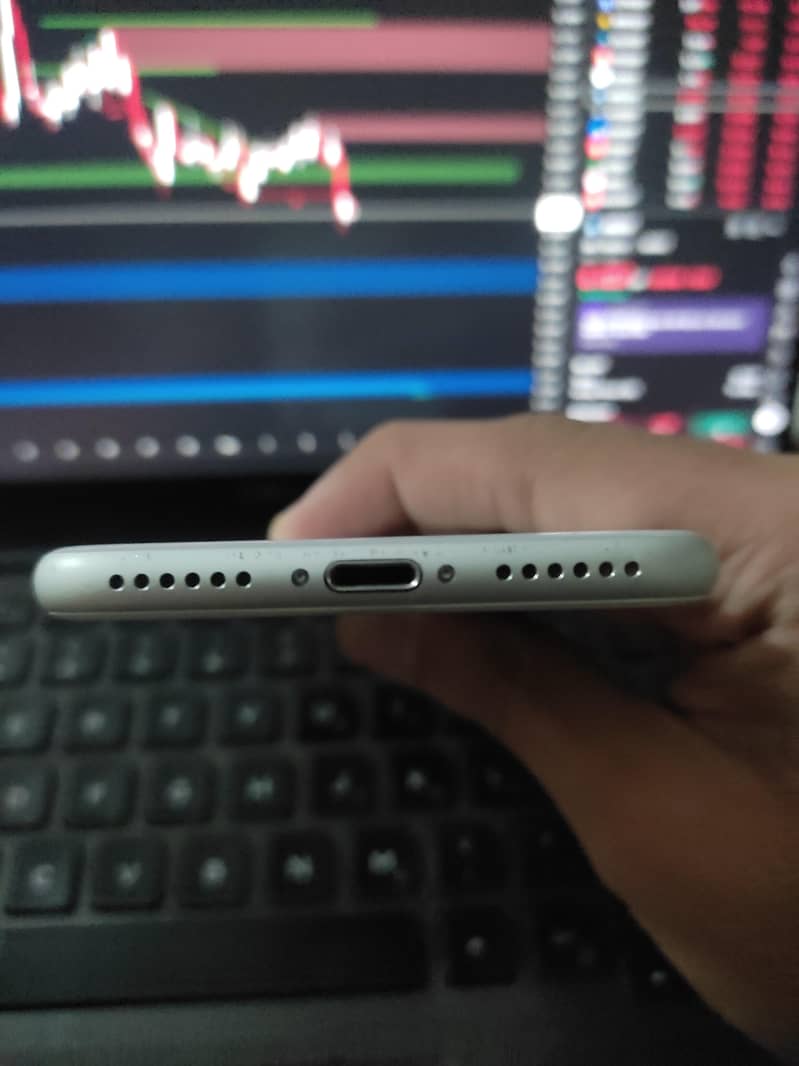 Apple iPhone 7 2