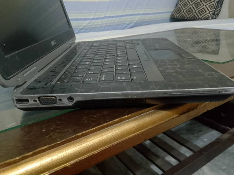 Dell laptop  3