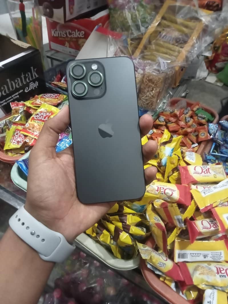 Apple iPhone 15 Pro Max 2