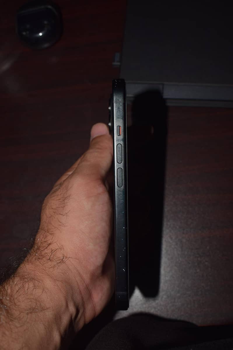 Apple iPhone 15 4