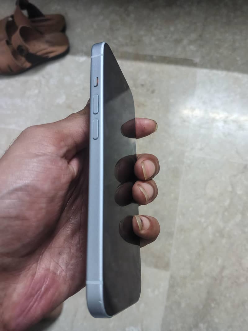 Apple iPhone 15 2