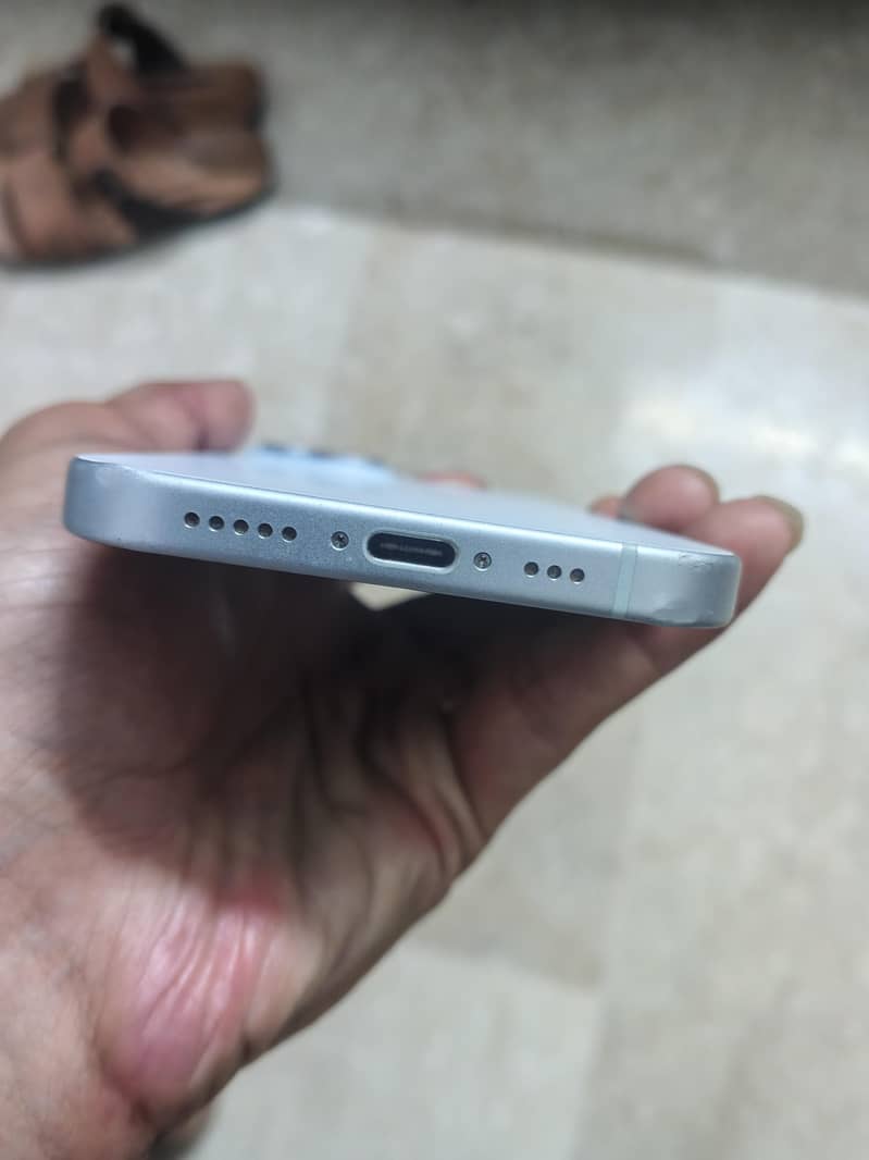 Apple iPhone 15 3