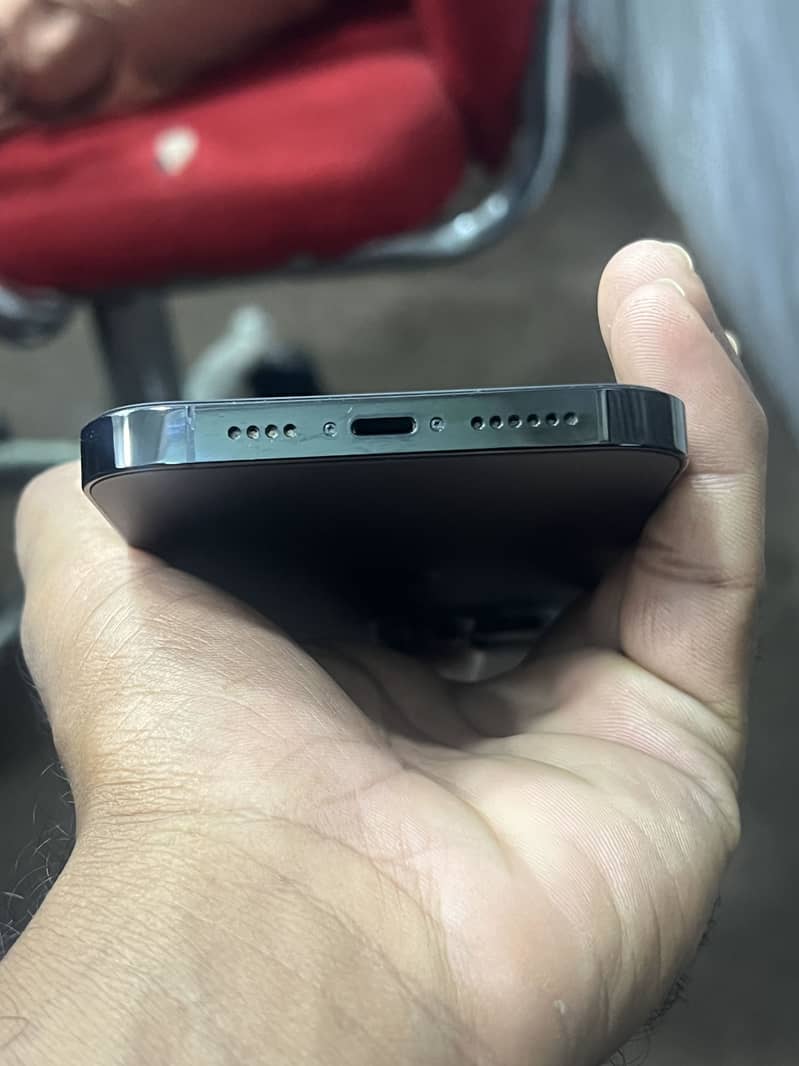 Apple iPhone 14 Pro Max 4