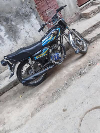 I sale my bike with original parts iska Sara sman Sath hai no any folt