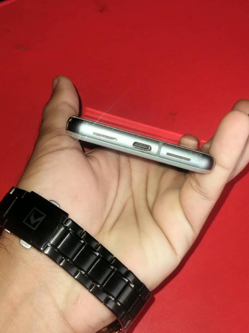 Pixel 8 4
