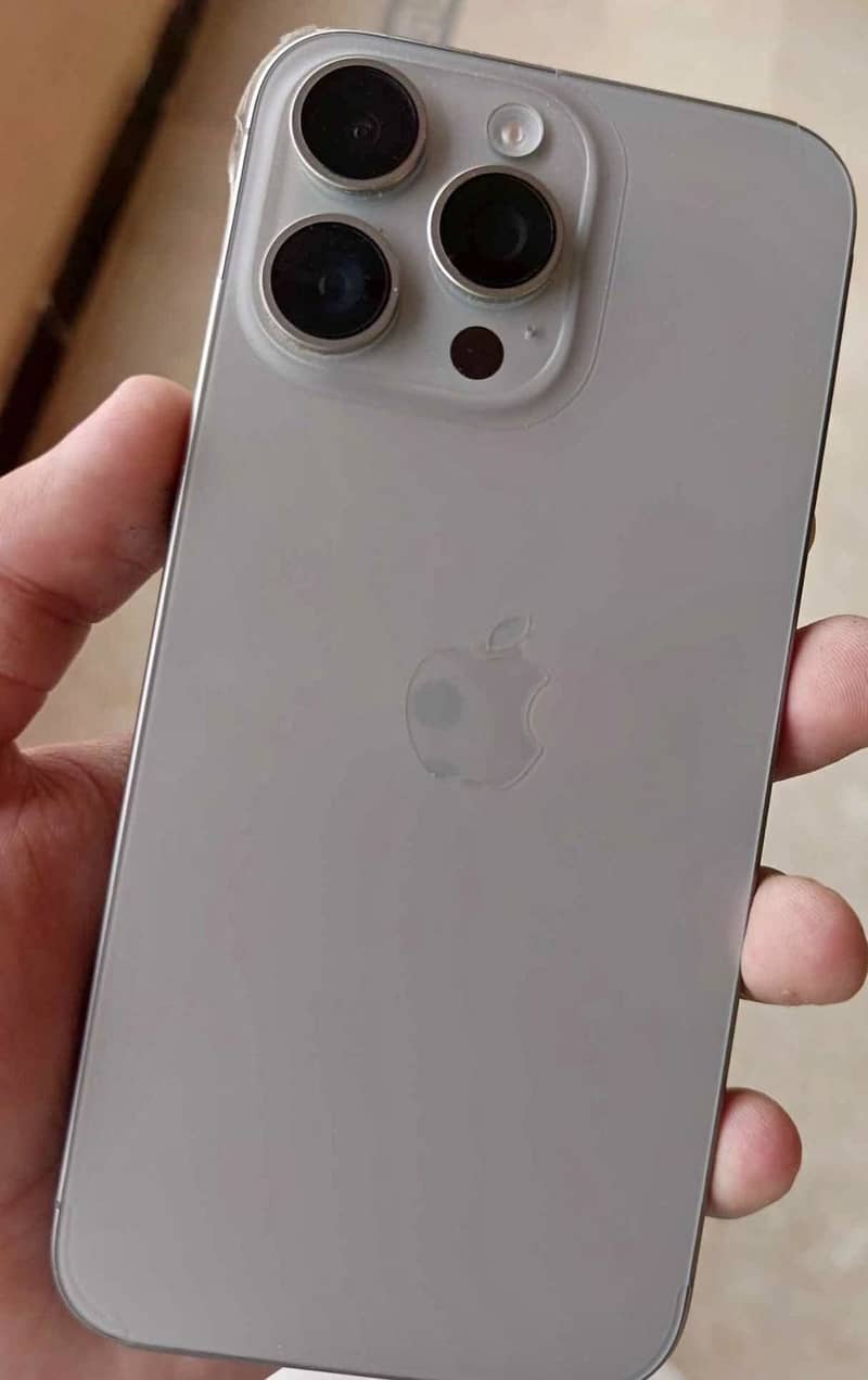 Apple iPhone 15 Pro 1