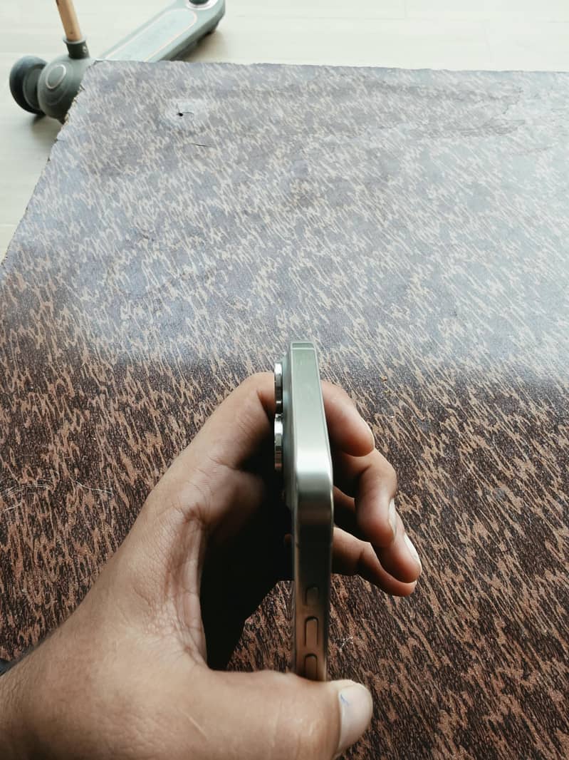 Apple iPhone 15 Pro Max 8