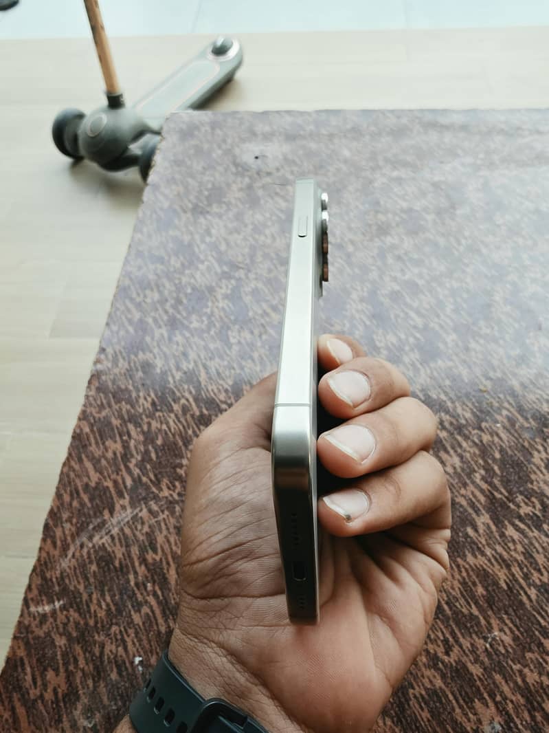 Apple iPhone 15 Pro Max 10