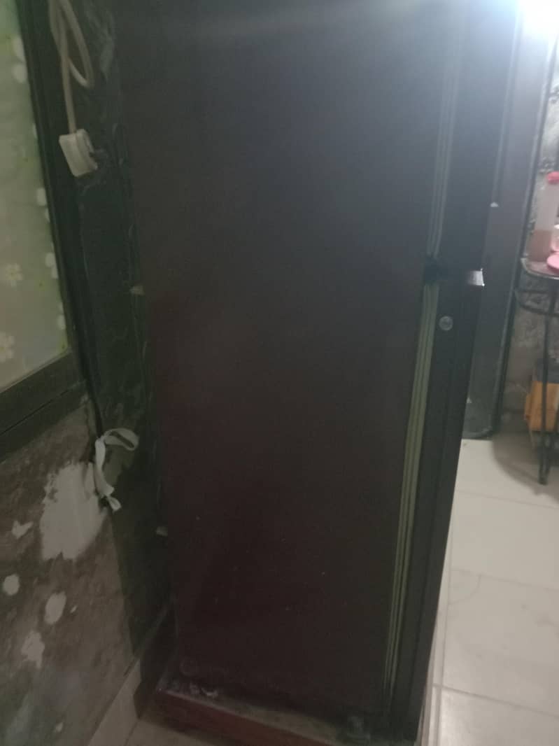 Refrigerator 10