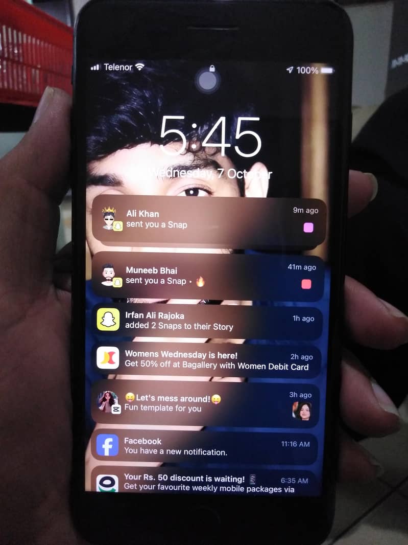 Apple iPhone 7 Plus 2