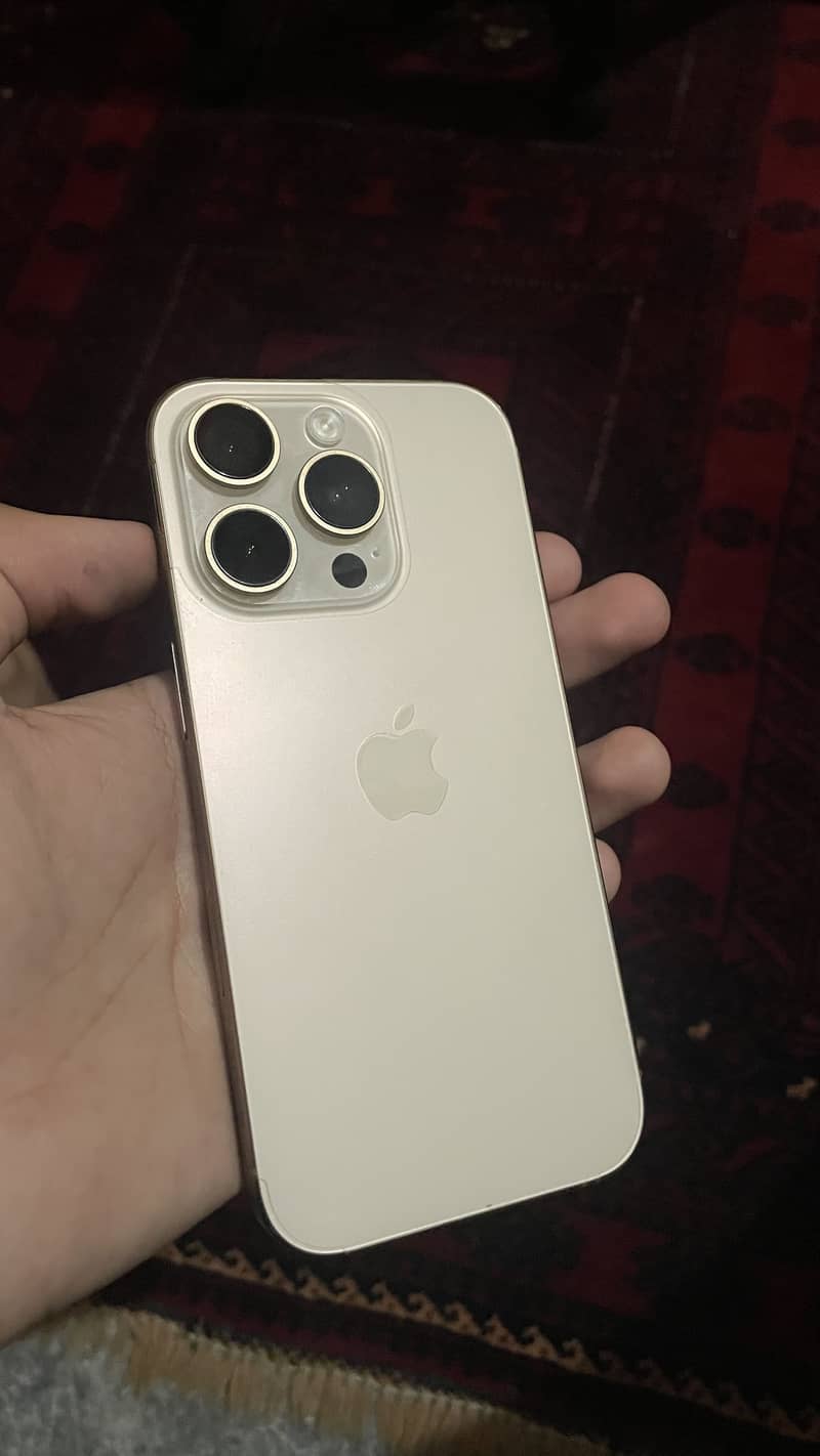 Apple iPhone 16 Pro 1
