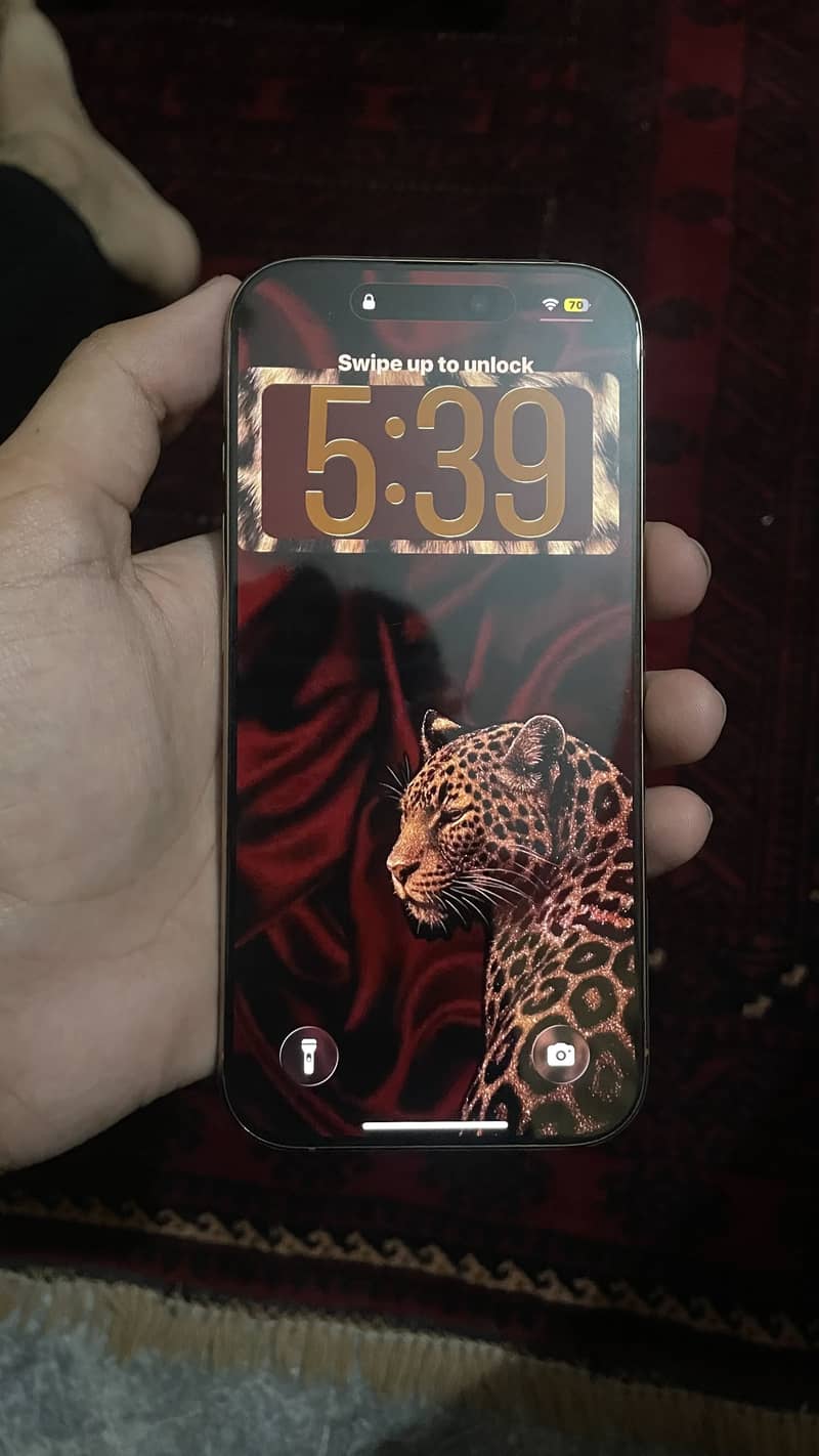 Apple iPhone 16 Pro 0
