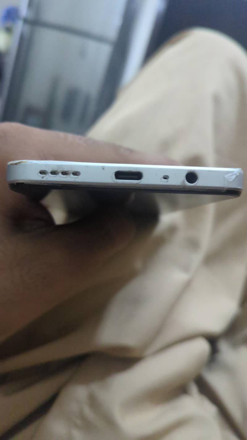 Realme C71 4