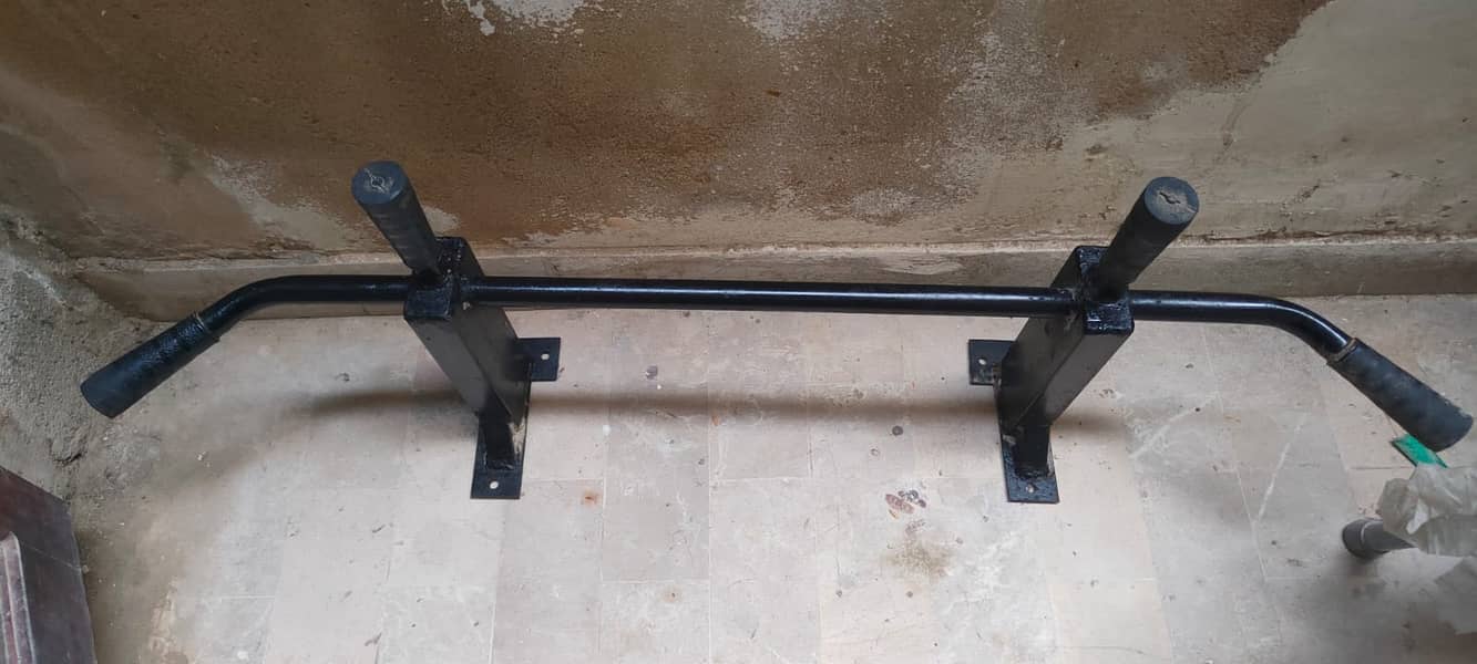 Pull Up Bar Wall Mounted 0