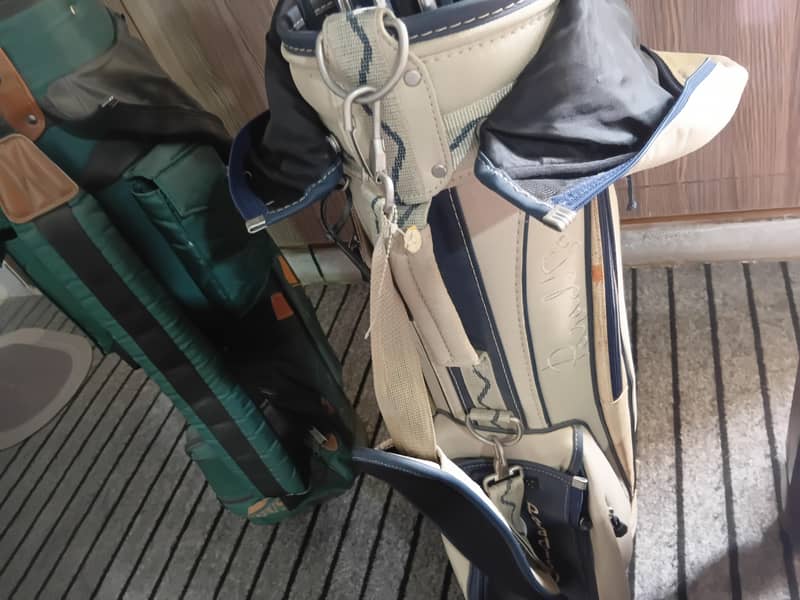 2 Golf kits 8