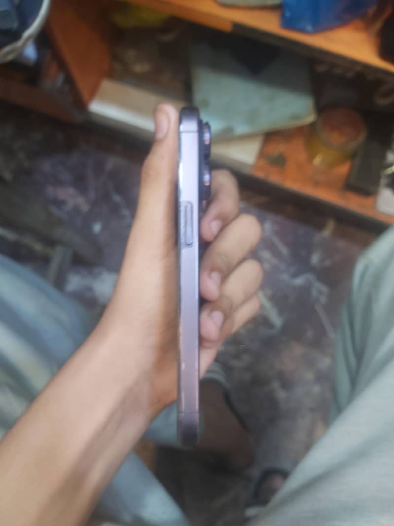 Apple iPhone 14 Pro 2