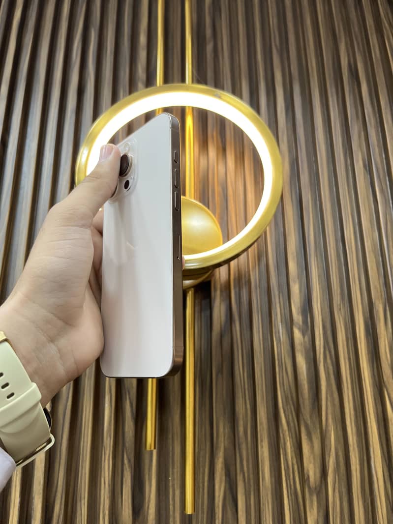 Apple iPhone 16 Pro Max 2
