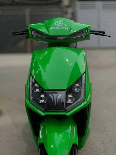 Pakzon Electric Scooty