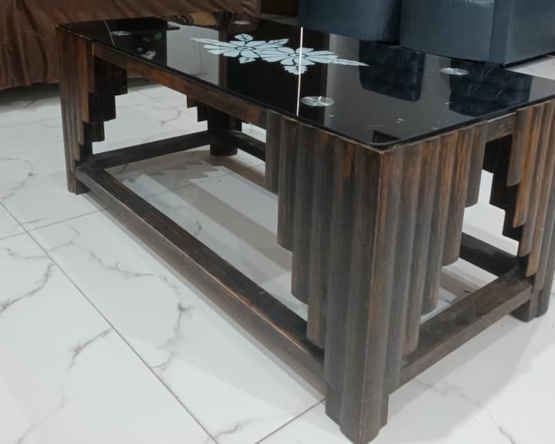 Center table 0