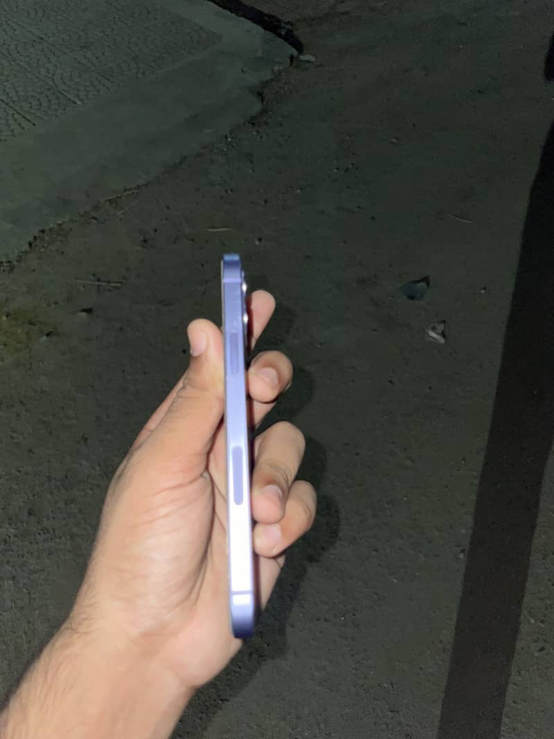 Apple iPhone 12 3