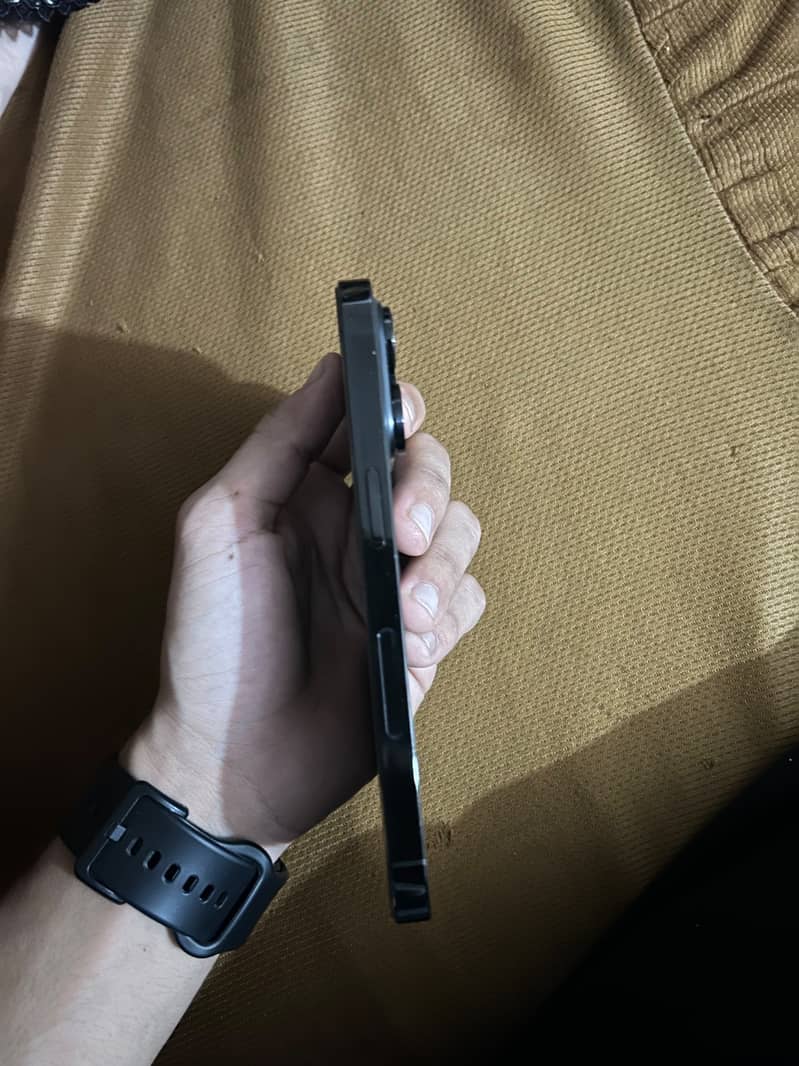 Apple iPhone 14 Pro 2