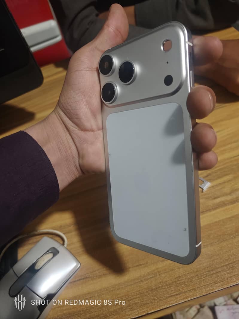Apple iPhone 17 Pro 4