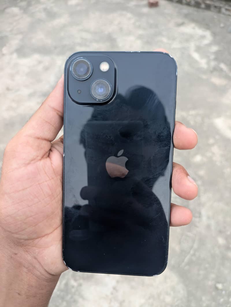 Apple iPhone 13 4