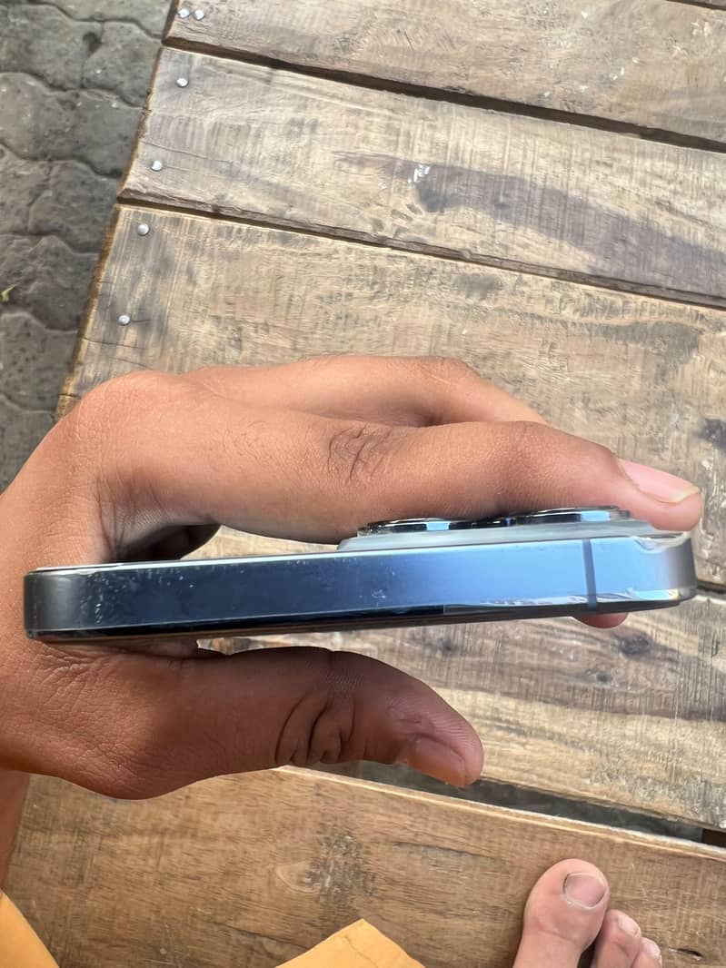 Apple iPhone 13 Pro Max JV 9
