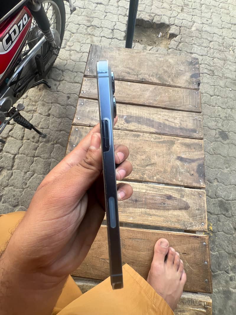 Apple iPhone 13 Pro Max JV 12