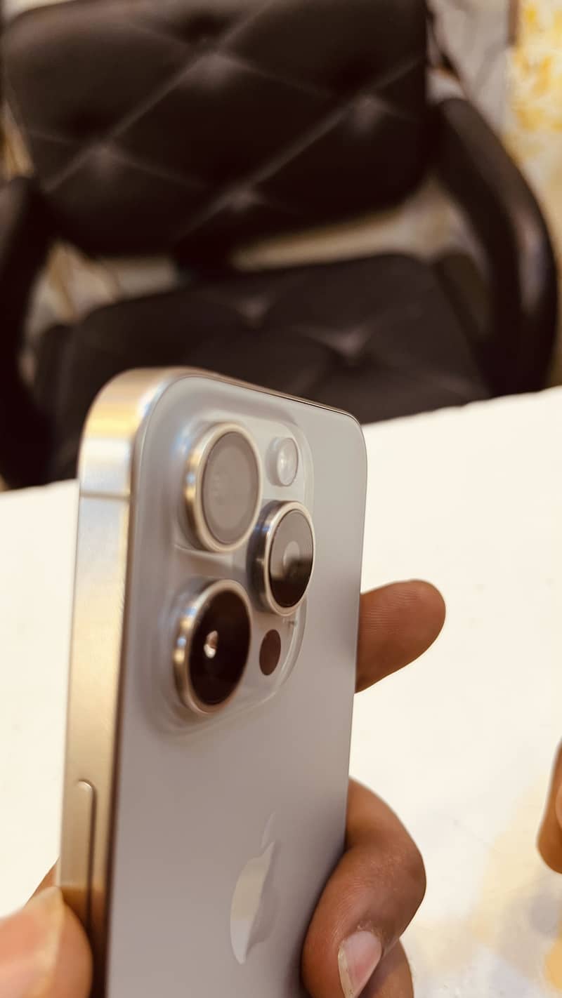 Apple iPhone 15 Pro 2