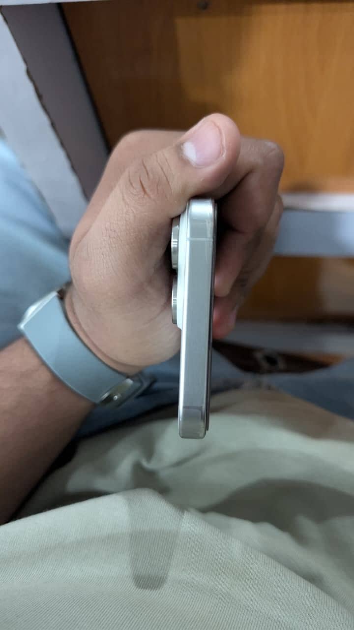 Apple iPhone 15 Pro Max 3