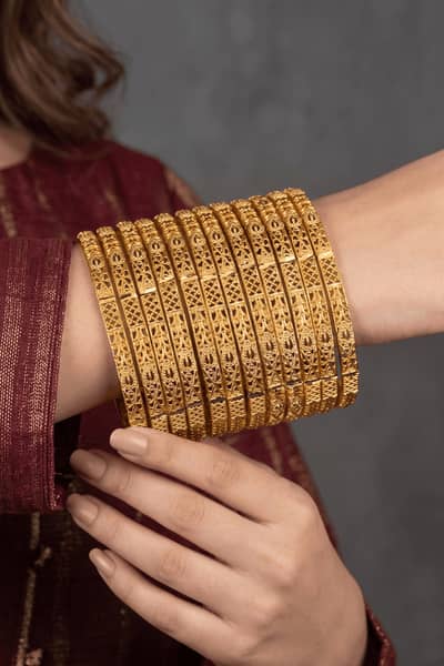 Bengels, chain and locket