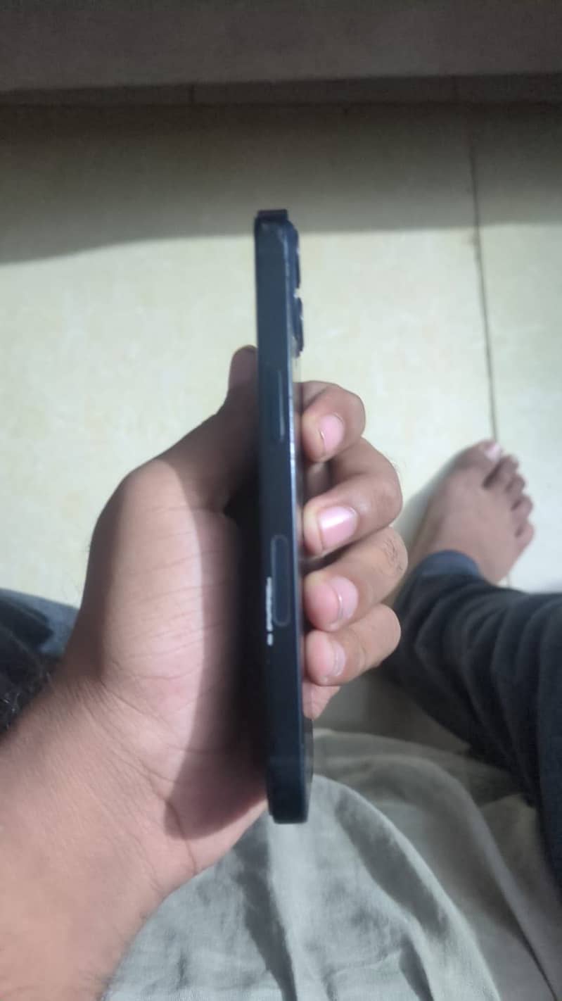 Apple iPhone 13 1