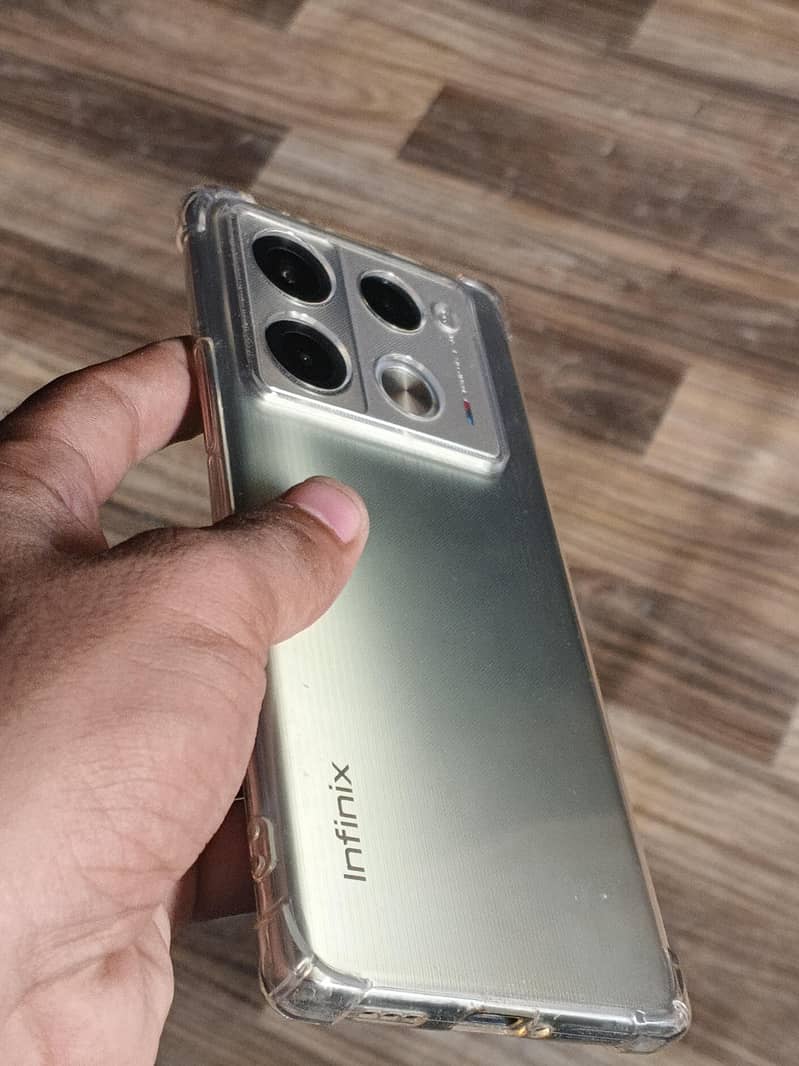Infinix Note 40 Pro 4