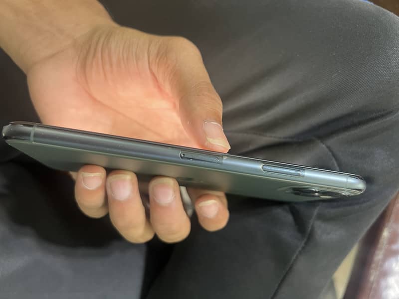 Apple iPhone 11 Pro Max 1